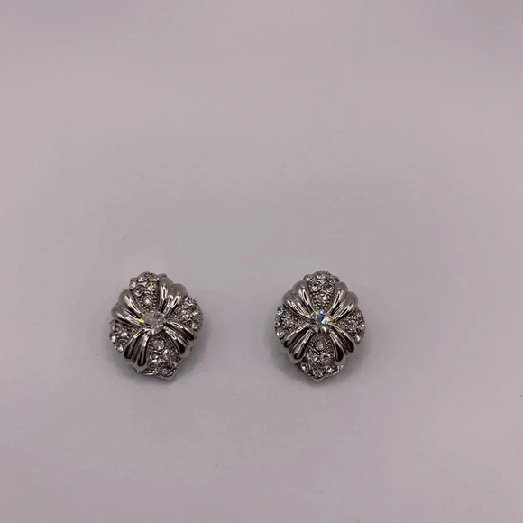 Vintage silver tone  rhinestone clip on earrings - Picture 3 of 5